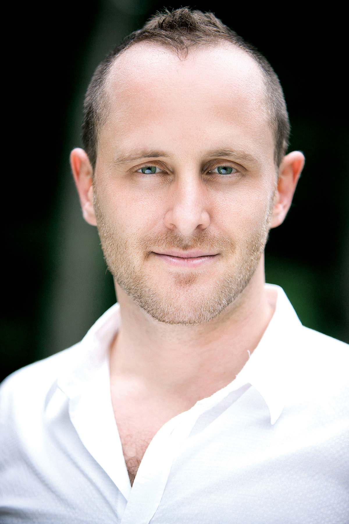 David Paul Kuhn headshot portrait - photograph image of  David Paul Kuhn